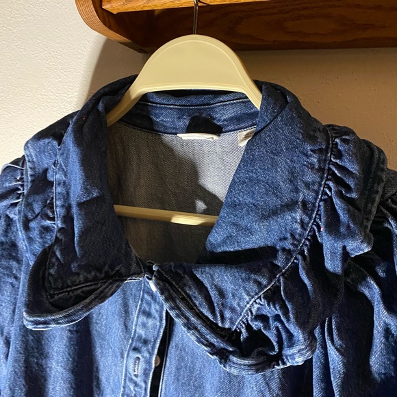 ✨LEVI’S DENIM DRESS✨ - Picture 3 of 5